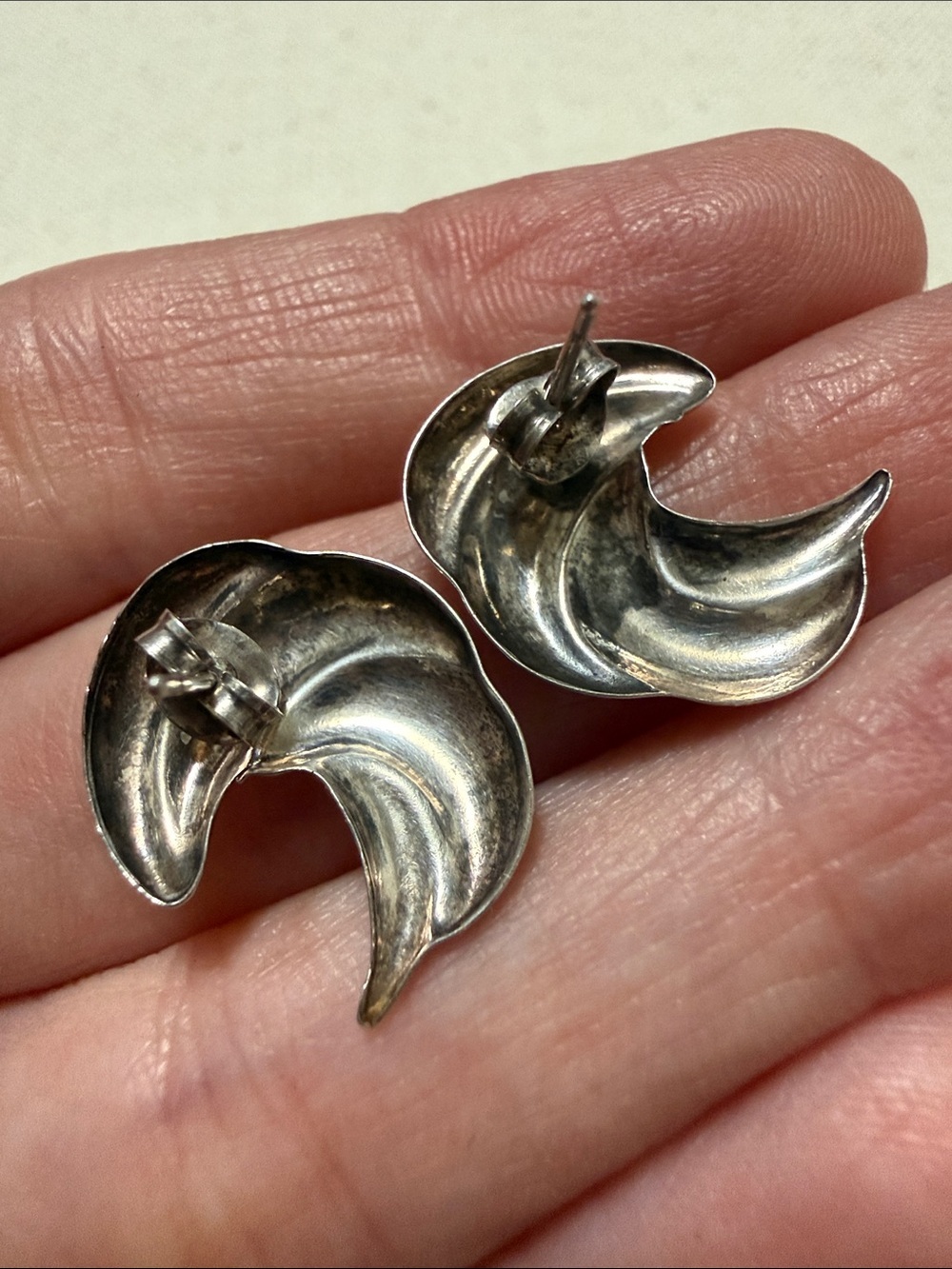 Vintage Sterling Silver 925 small shell like Curved Wave Earrings - Picture 5 of 11
